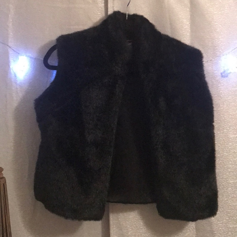 Black furry zip up vest